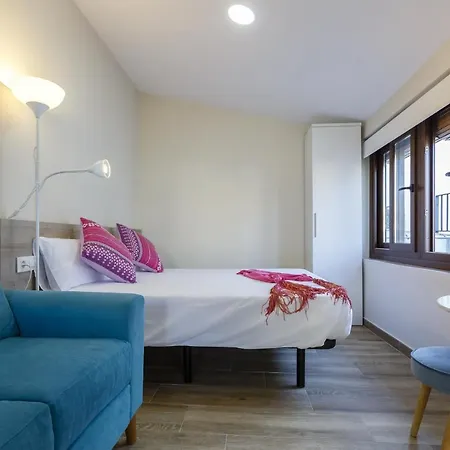 Surthy Arenal Studio City Center جيريز