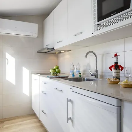 Surthy Arenal Studio City Center جيريز